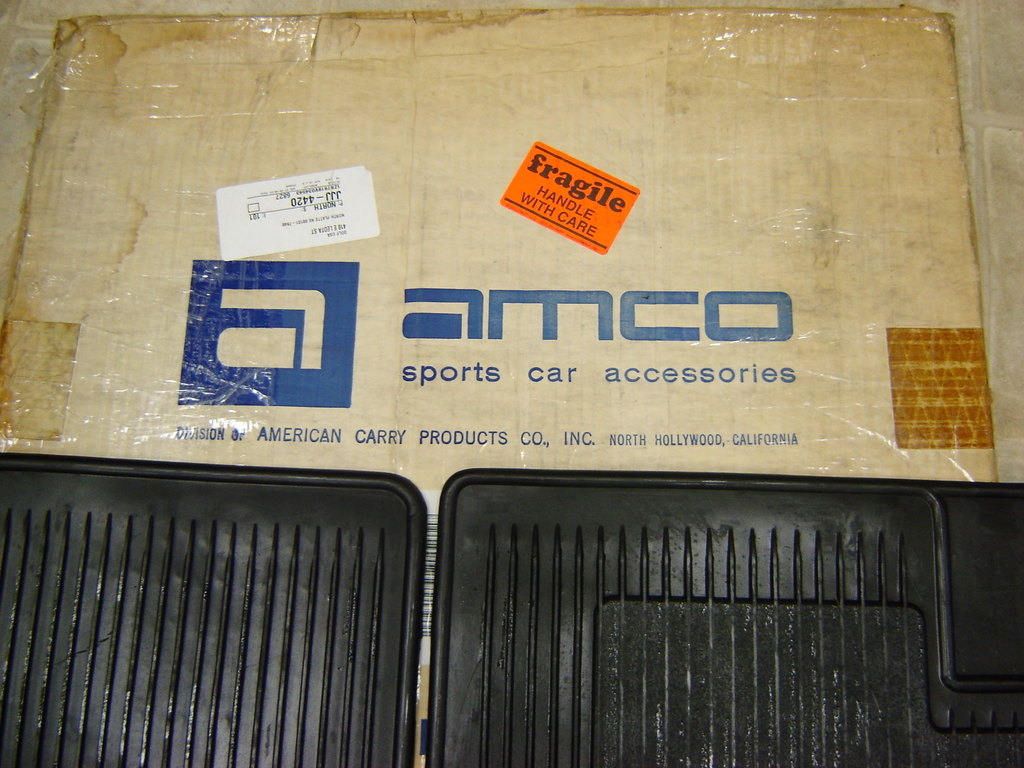 Amco Floor Mats and Datsun 280zx Antenna 002.jpg