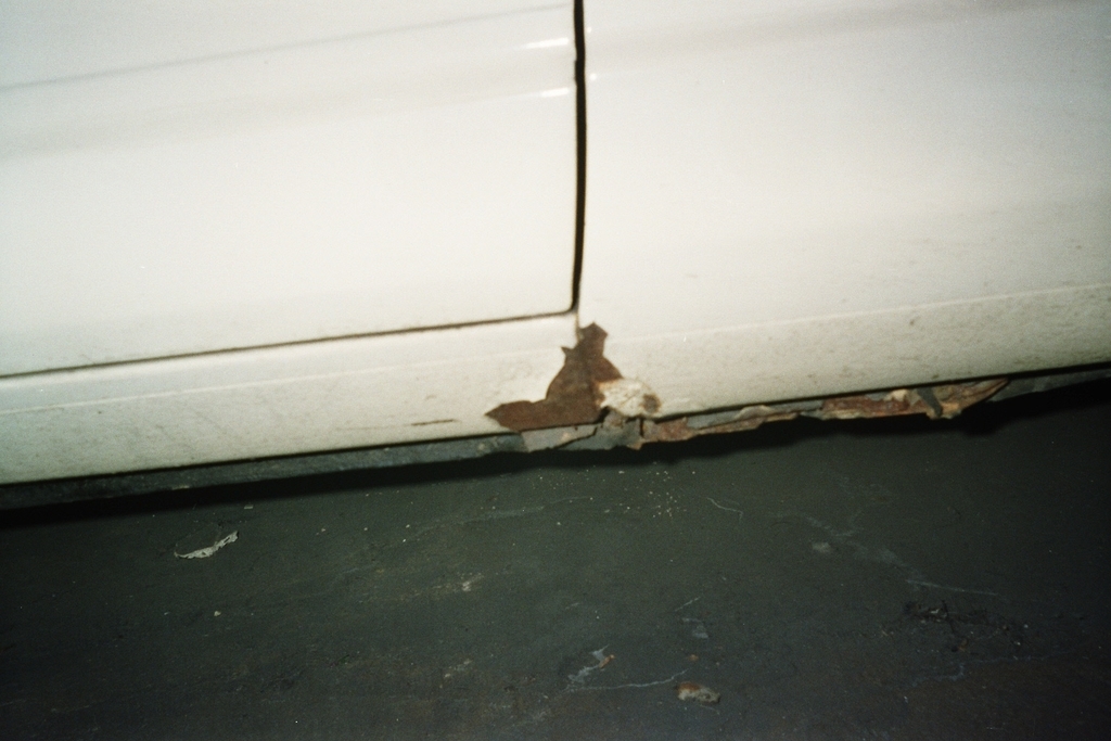 passenger side rust.jpg