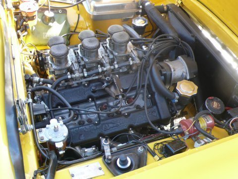 1967_Fiat_Dino_2.0_Spider_Engine_1_1.jpg