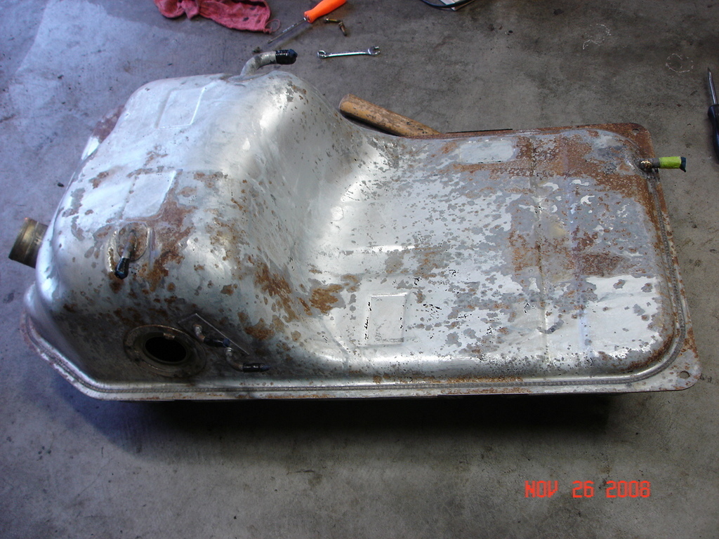 260Z fuel tank.jpg