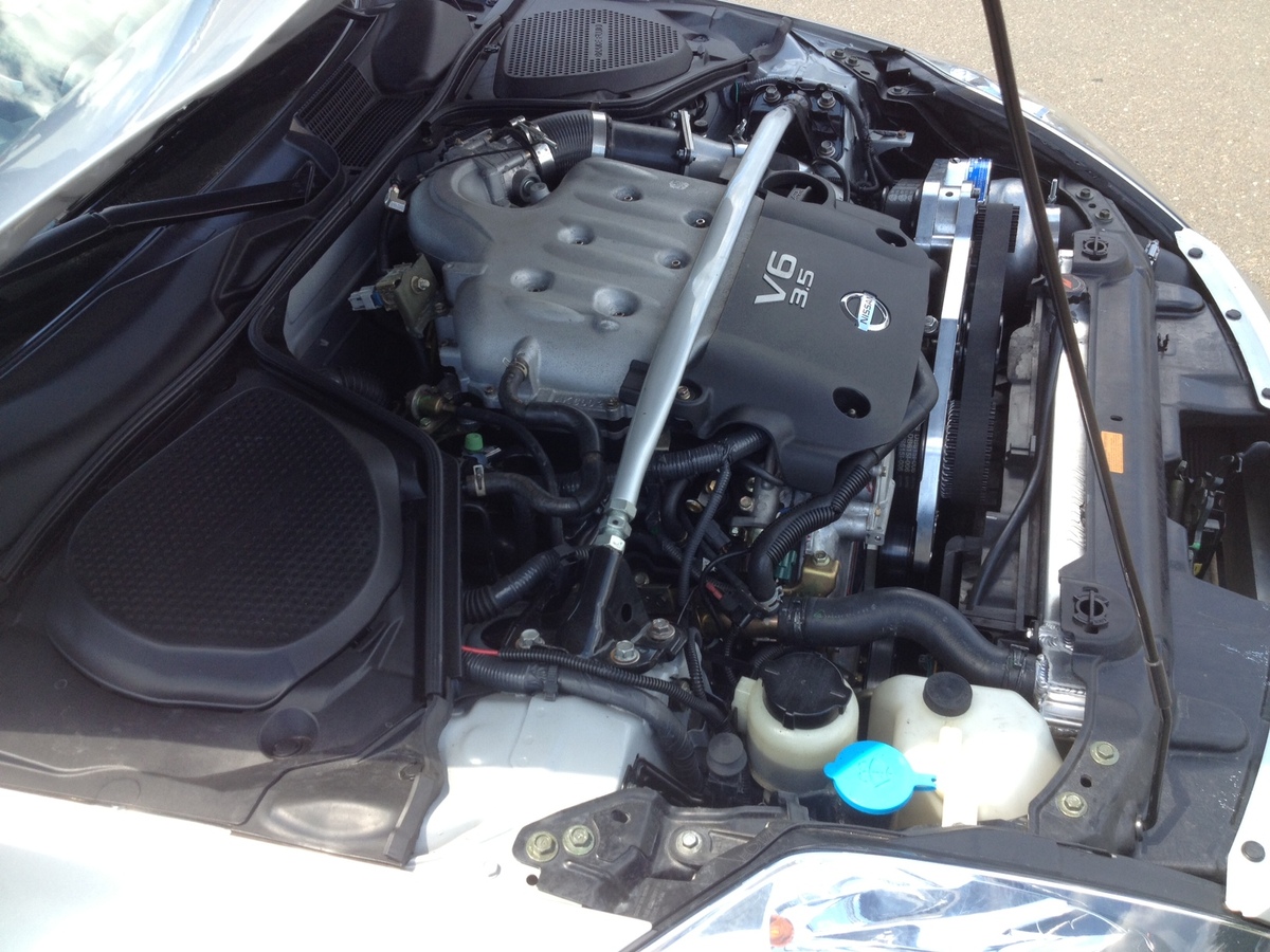 350z engine 2.JPG