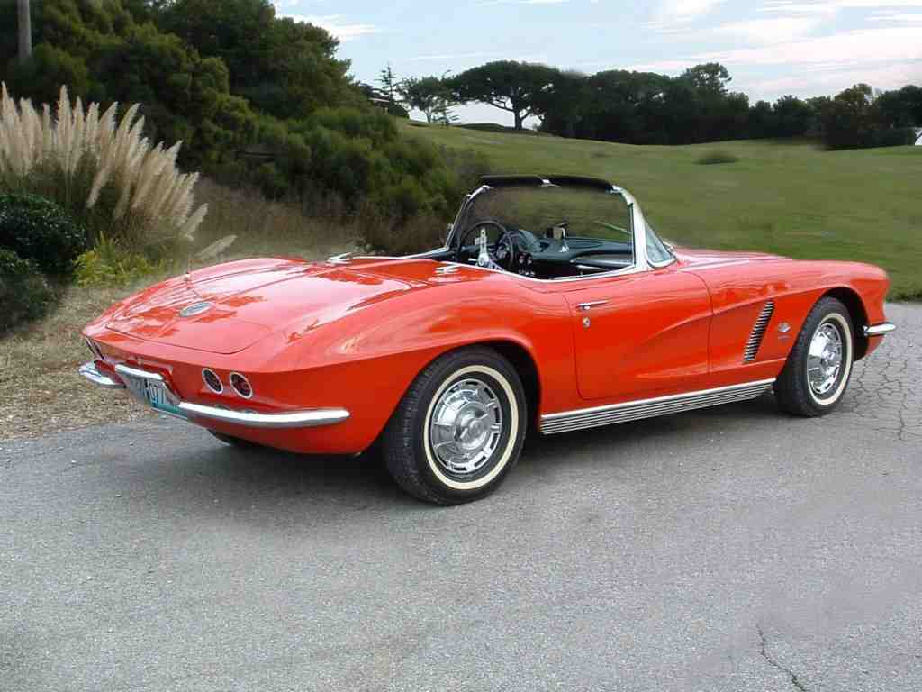 1962 Corvette.jpg
