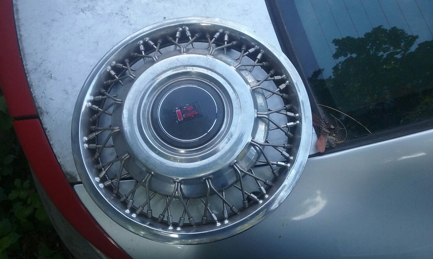 Datsunhubcap1.JPG