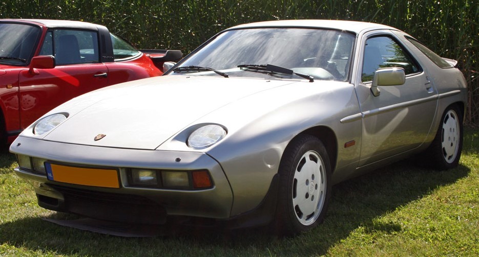 Porsche_928_S_front_left_silver.jpg